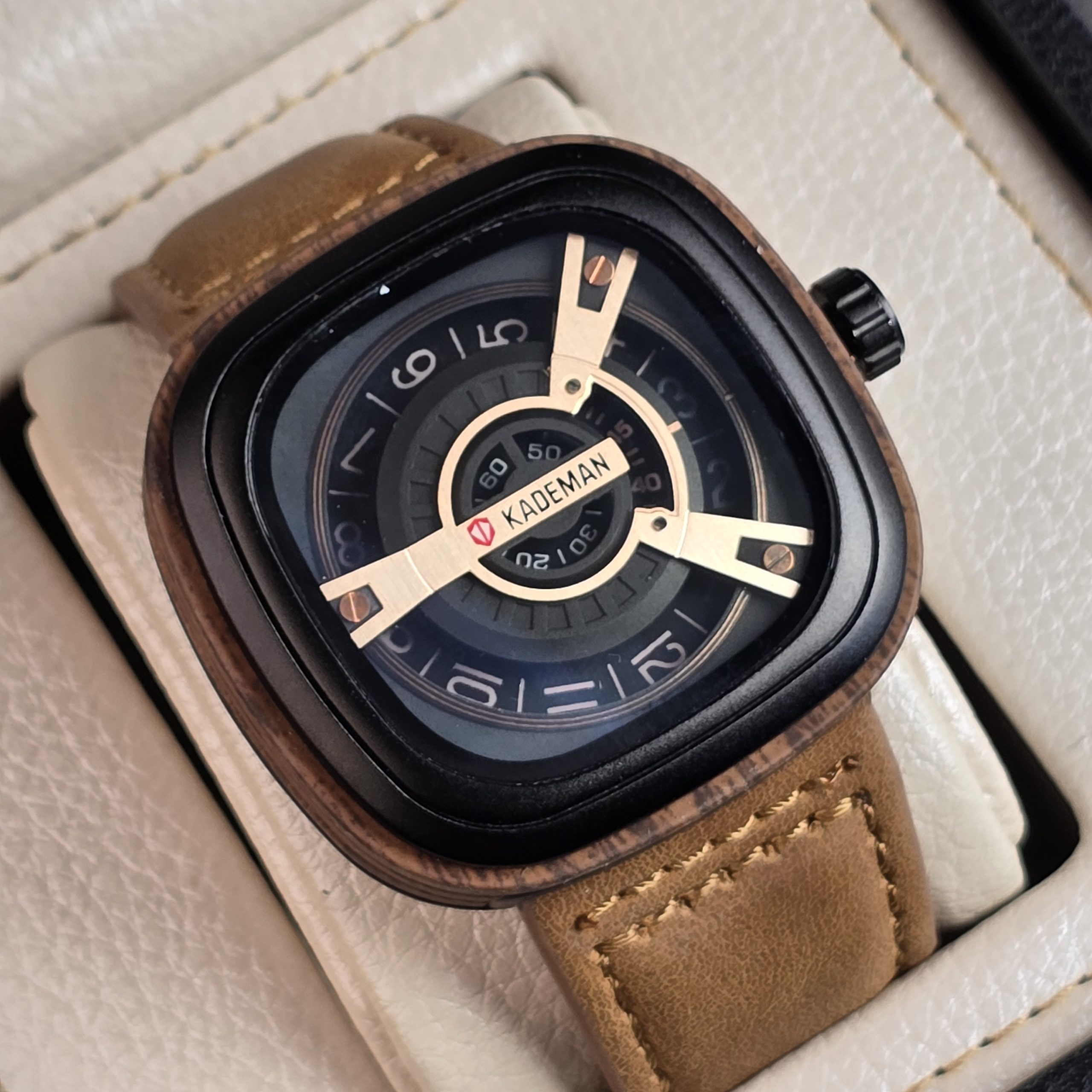 ساعت مچی چرم مردانه کیدمن مدل 365 B3 KADEMAN