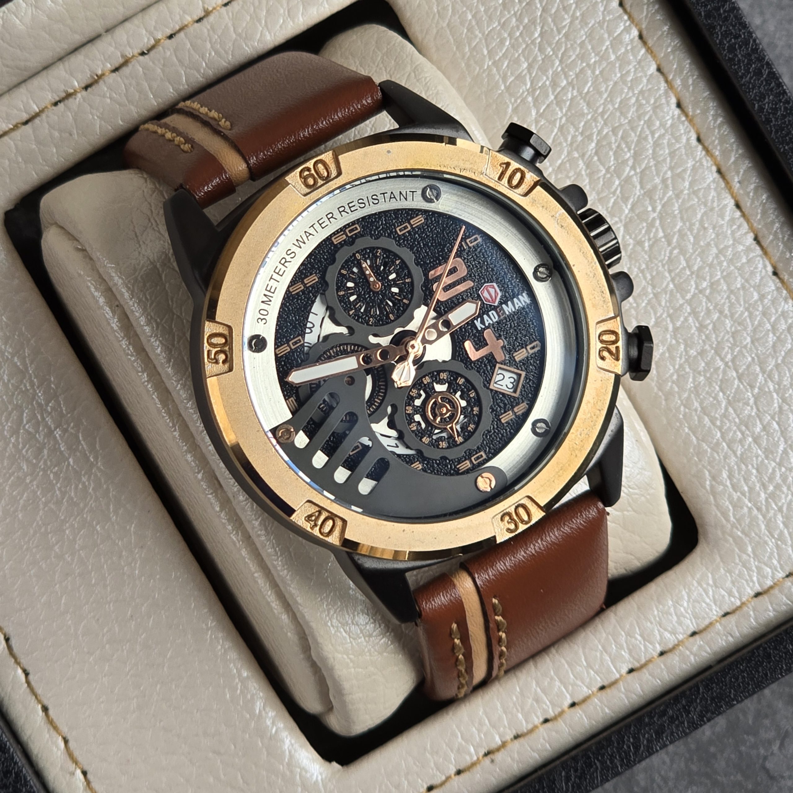 ساعت مچی مردانه چرم کیدمن مدل 9040 Kademan