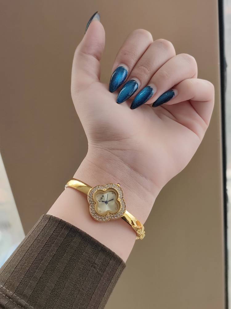 ساعت زنانه النگویی نگین دار مارک zido 6004529 - رنگ: 5