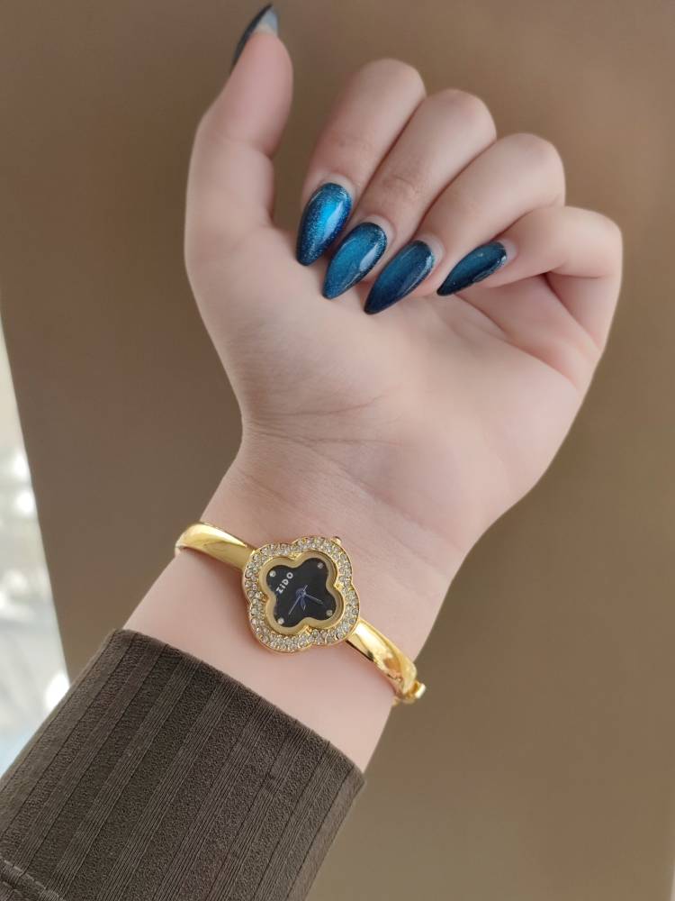 ساعت زنانه النگویی نگین دار مارک zido 6004529 - رنگ: 4