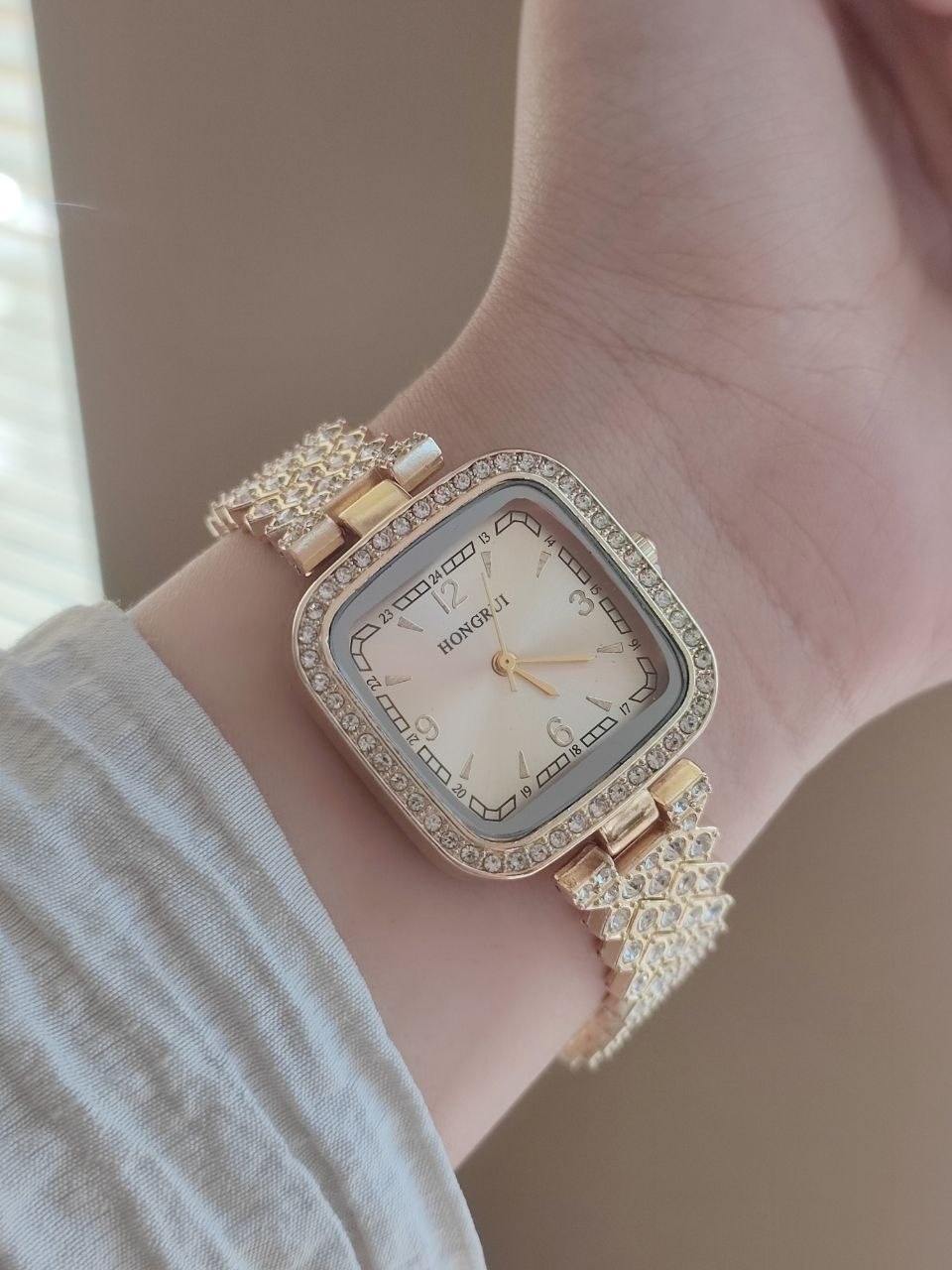 ساعت زنانه مارک HONGRUI 4607994 - رنگ: 3