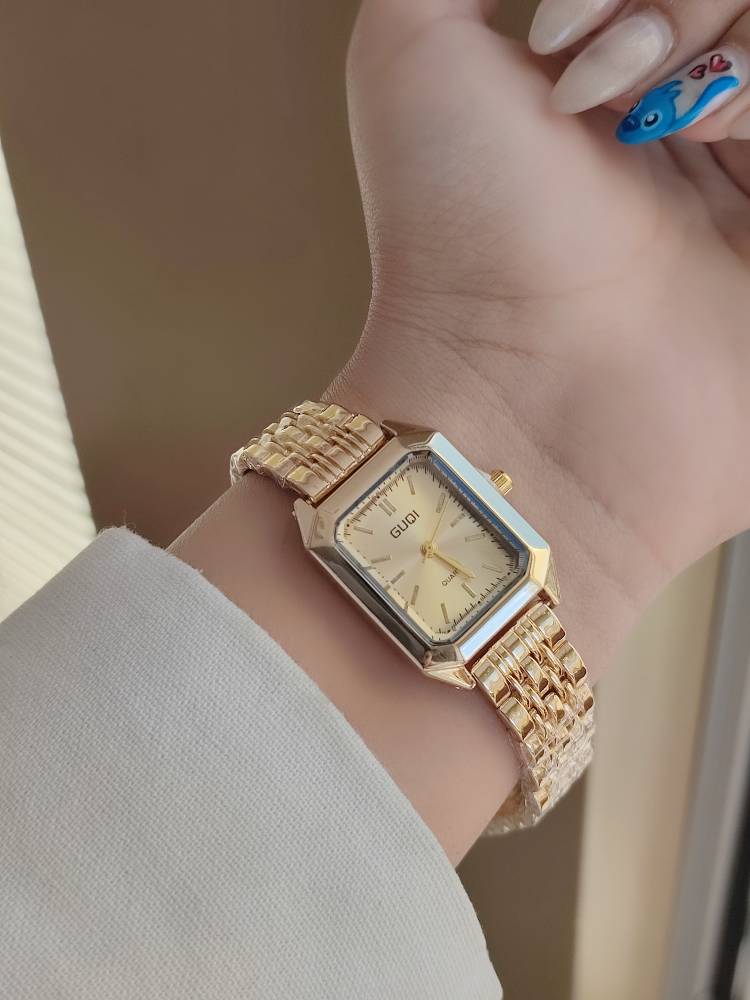 ساعت زنانه مارک GUQi 7503562 - رنگ: 10