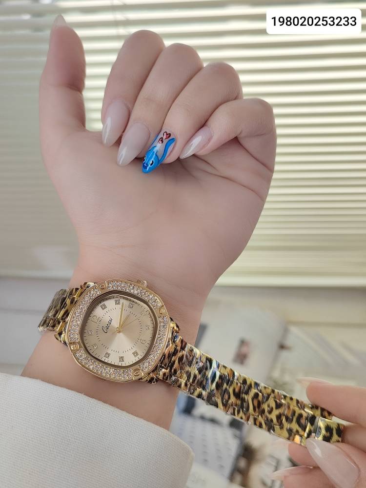 ساعت زنانه پلنگی مارک cacaxi 19803233